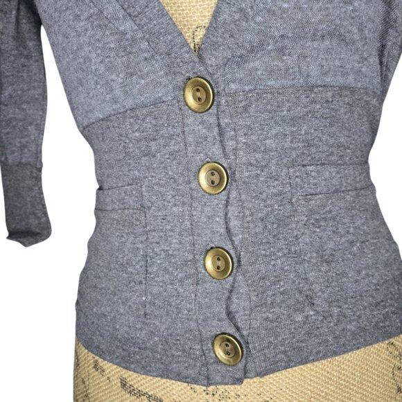 NWT Poof! Women’s Gray Button Front Cardigan Top Deep V-Neck 3/4 Sleeve Medium - Picture 2 of 7